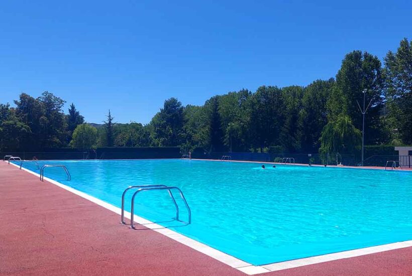 Piscina grande en Boñar