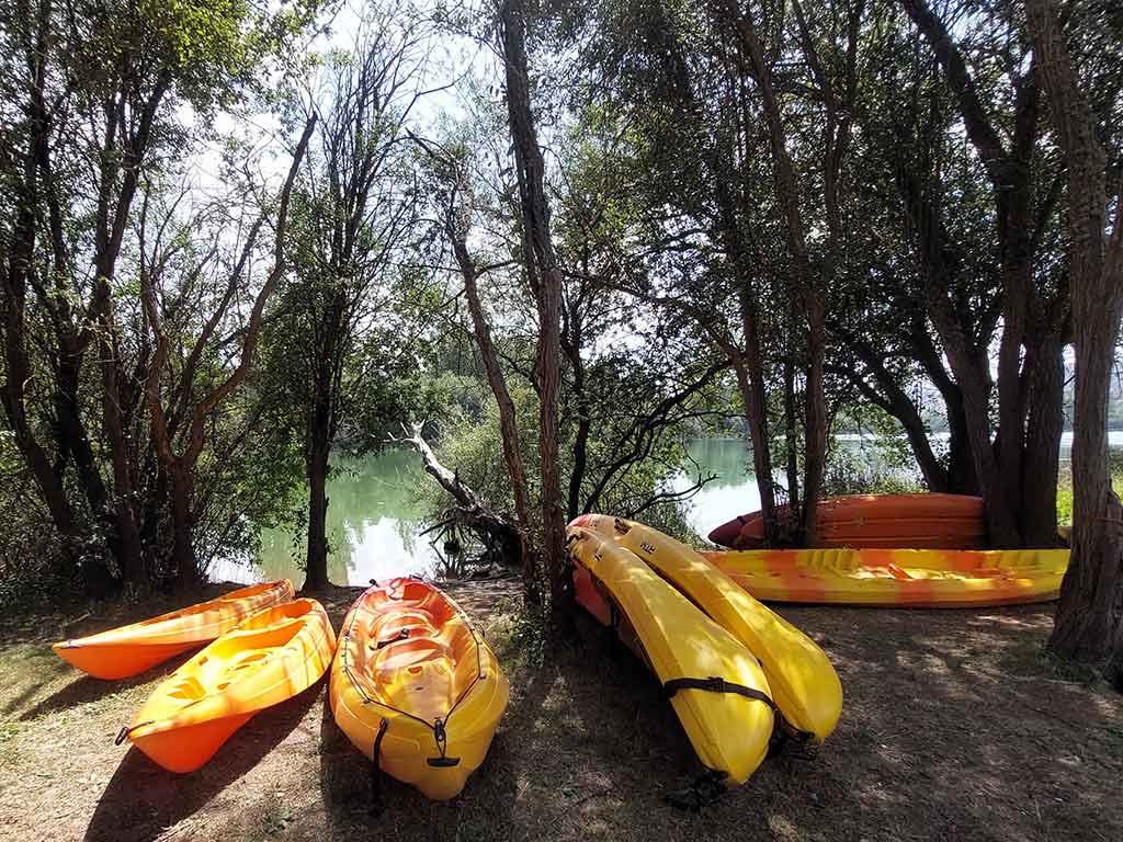 Canoas para alquilar junto al Lago de Carucedo