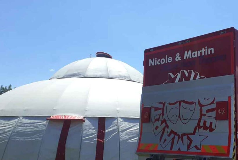 Carpa y camión del circo de Nicole & Martin