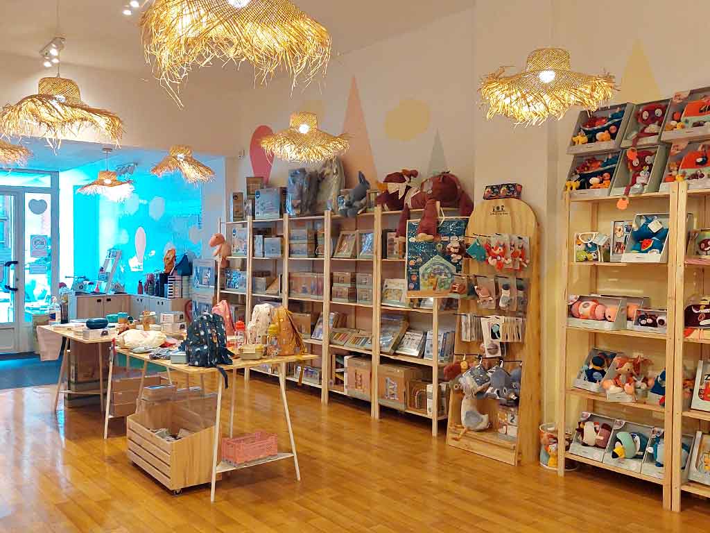 Interior de la tienda de juguetes de León El Mundo en tus Manos
